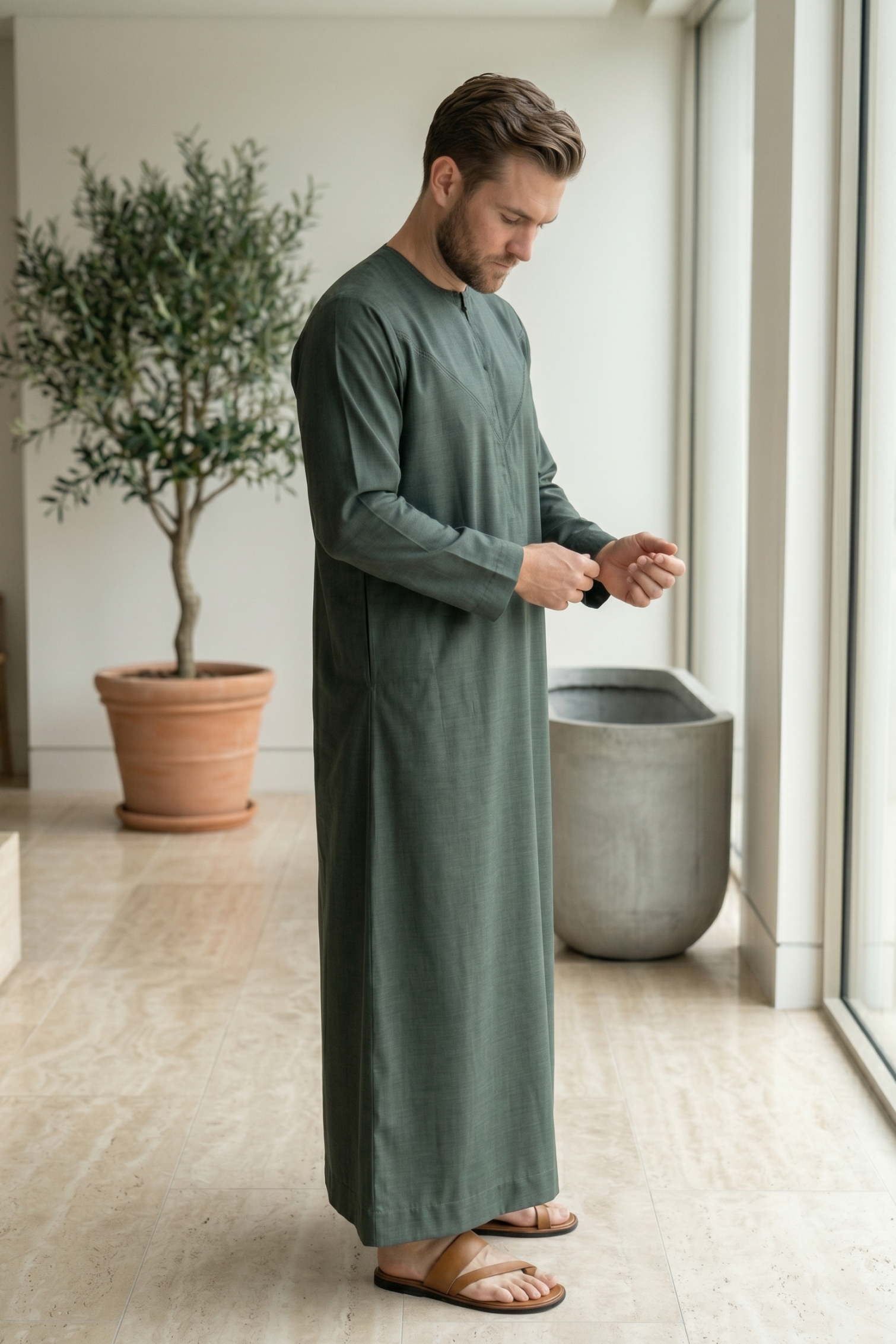 Emirati Thobe - Charcoal Grey